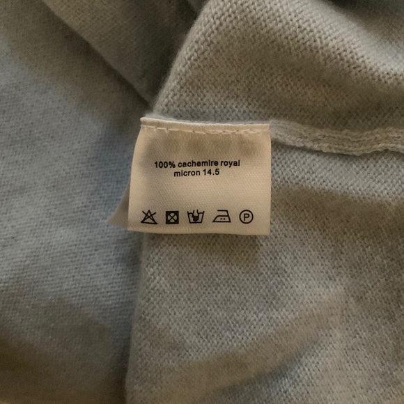 Ca Va de Soi 100% Cashmere Sweater - Picture 2 of 5